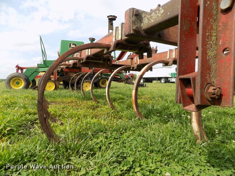 image for item BZ9739 International 55 chisel plow