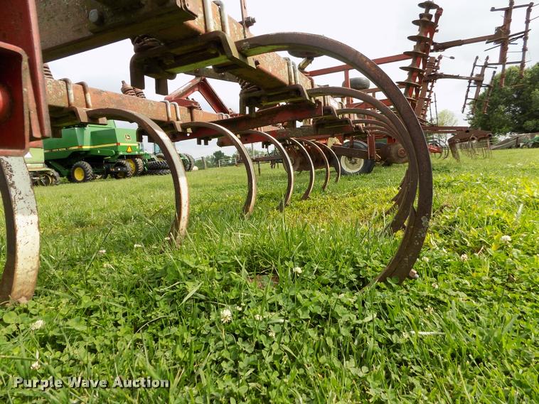 image for item BZ9739 International 55 chisel plow