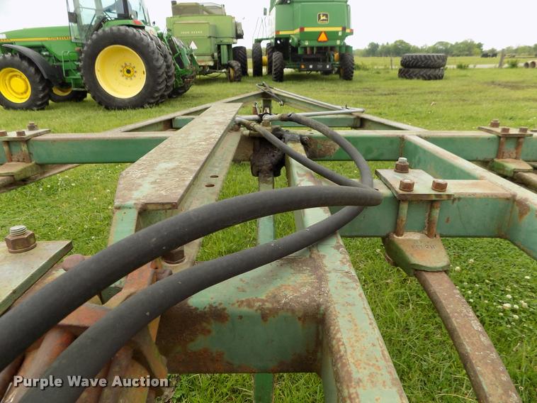 image for item BZ9741 John Deere 1600 field cultivator