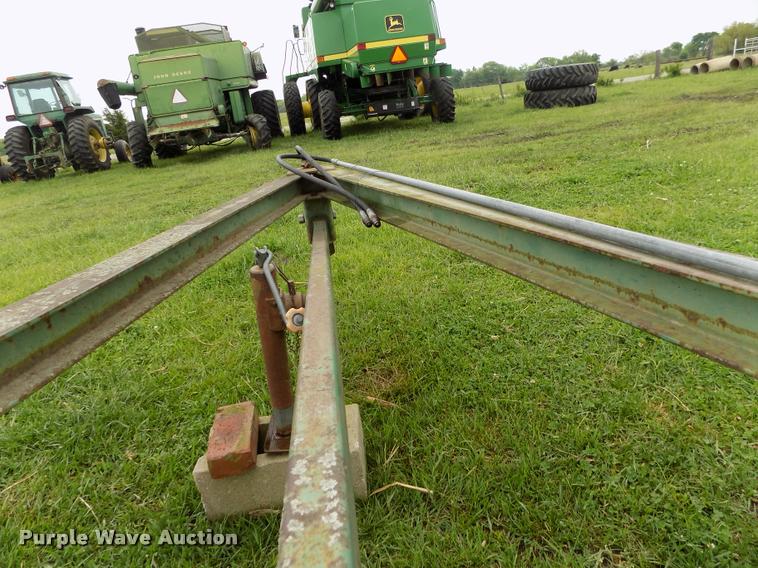 image for item BZ9741 John Deere 1600 field cultivator