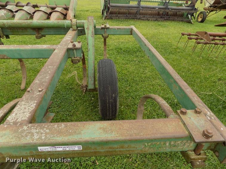 image for item BZ9741 John Deere 1600 field cultivator