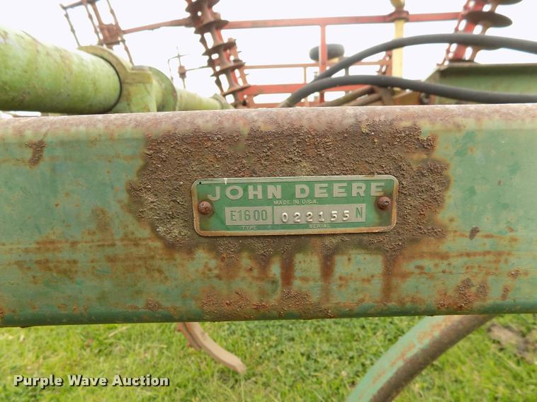 image for item BZ9741 John Deere 1600 field cultivator