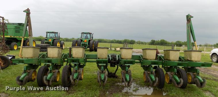 image for item BZ9744 John Deere P7000 planter