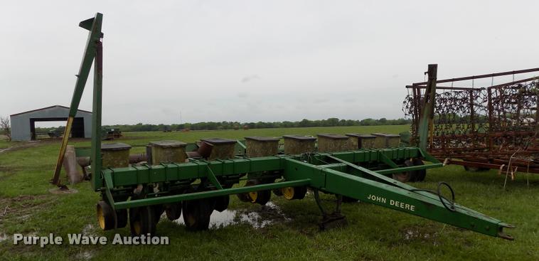 image for item BZ9744 John Deere P7000 planter