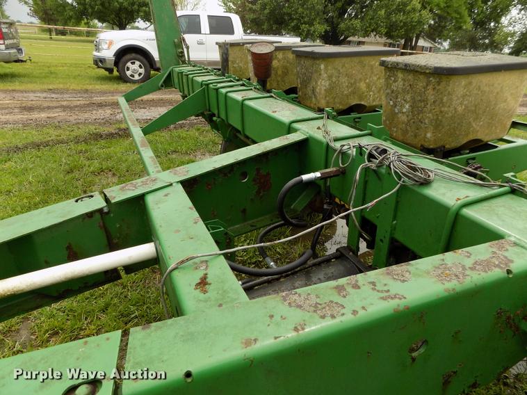 image for item BZ9744 John Deere P7000 planter