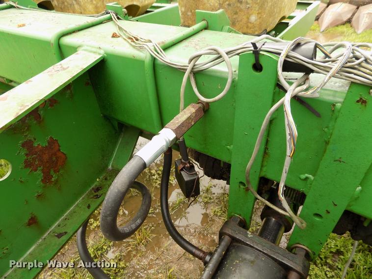 image for item BZ9744 John Deere P7000 planter