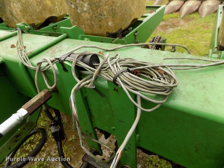 image for item BZ9744 John Deere P7000 planter