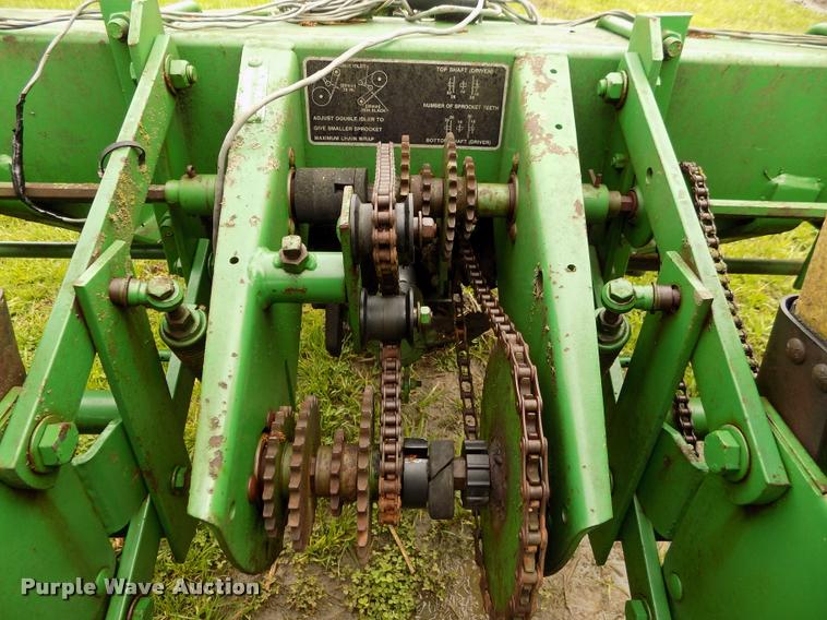 image for item BZ9744 John Deere P7000 planter