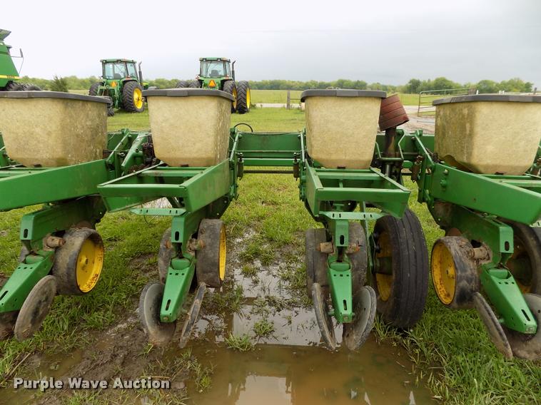 image for item BZ9744 John Deere P7000 planter