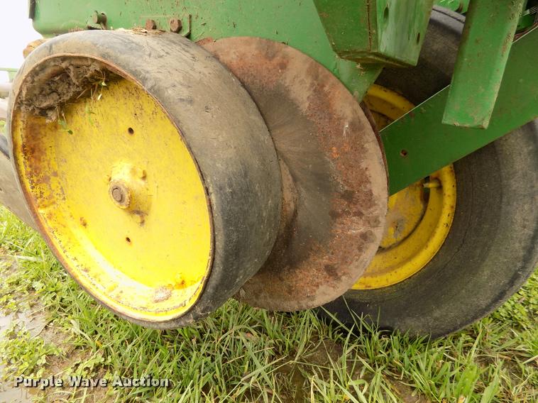 image for item BZ9744 John Deere P7000 planter