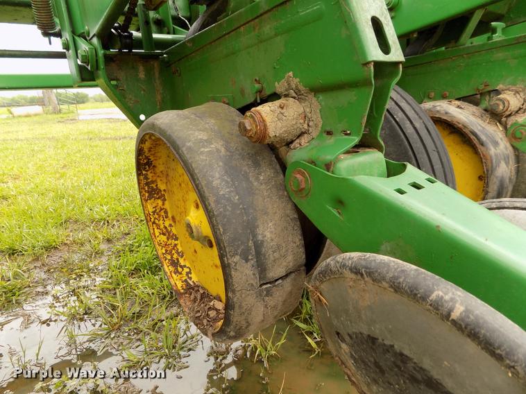image for item BZ9744 John Deere P7000 planter