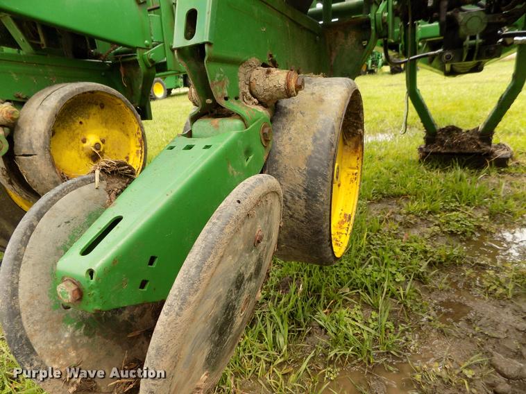image for item BZ9744 John Deere P7000 planter
