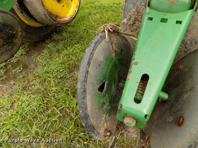image for item BZ9744 John Deere P7000 planter