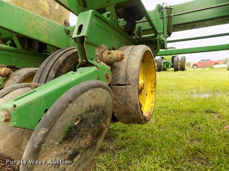 image for item BZ9744 John Deere P7000 planter