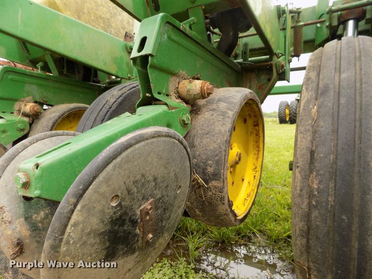 image for item BZ9744 John Deere P7000 planter