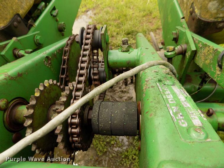 image for item BZ9744 John Deere P7000 planter