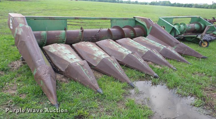 image for item BZ9745 John Deere 653A corn head