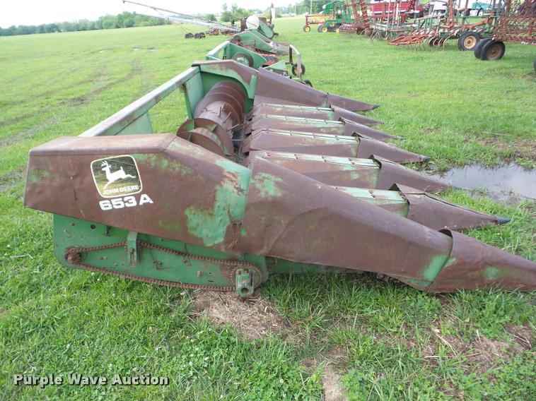 image for item BZ9745 John Deere 653A corn head