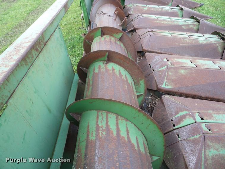 image for item BZ9745 John Deere 653A corn head