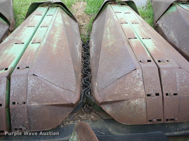 image for item BZ9745 John Deere 653A corn head