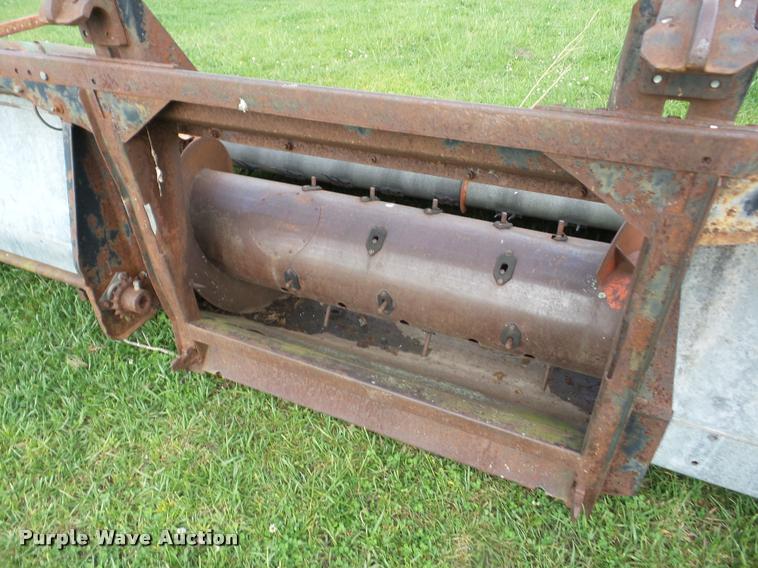 image for item BZ9747 Gleaner pickup head