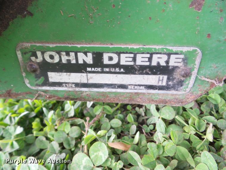 image for item BZ9748 John Deere corn head