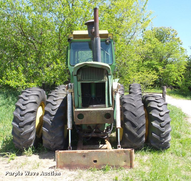 image for item DP9486 1974 John Deere 7520 tractor