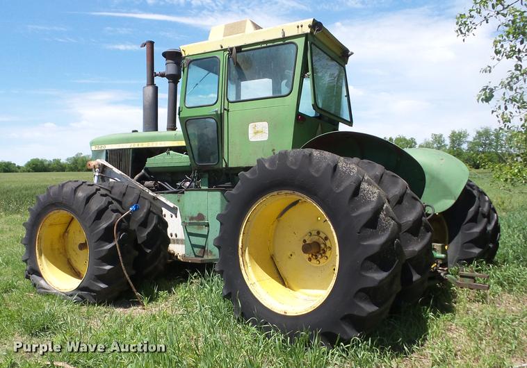 image for item DP9486 1974 John Deere 7520 tractor