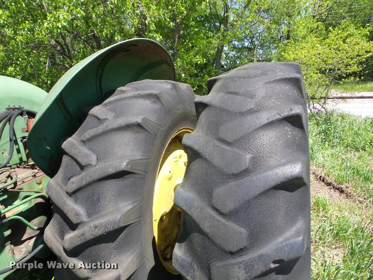 image for item DP9486 1974 John Deere 7520 tractor