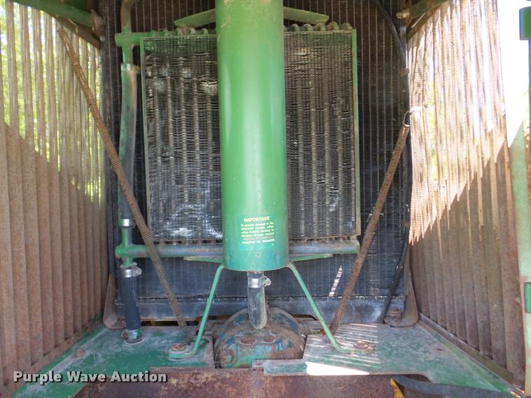 image for item DP9486 1974 John Deere 7520 tractor