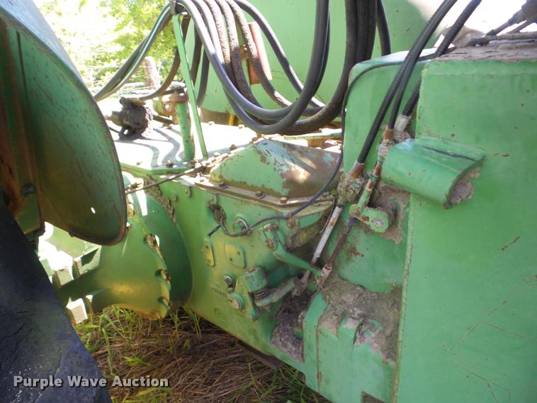 image for item DP9486 1974 John Deere 7520 tractor