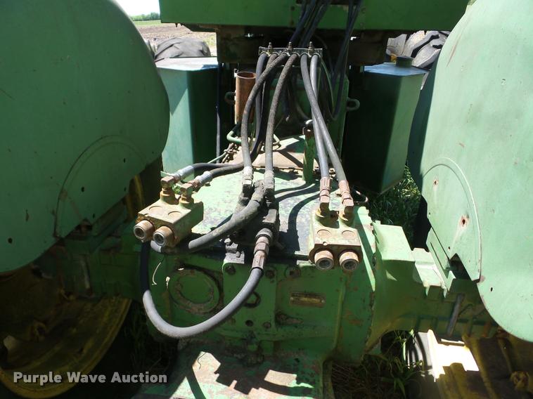image for item DP9486 1974 John Deere 7520 tractor