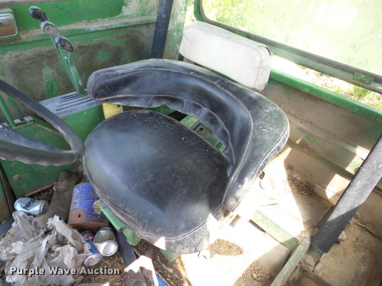 image for item DP9486 1974 John Deere 7520 tractor