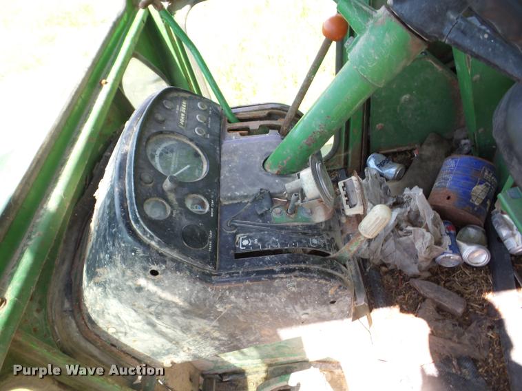 image for item DP9486 1974 John Deere 7520 tractor