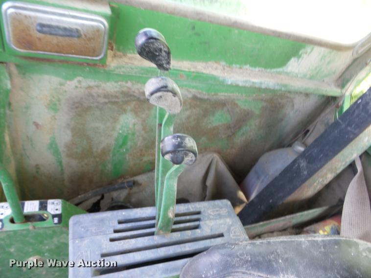 image for item DP9486 1974 John Deere 7520 tractor