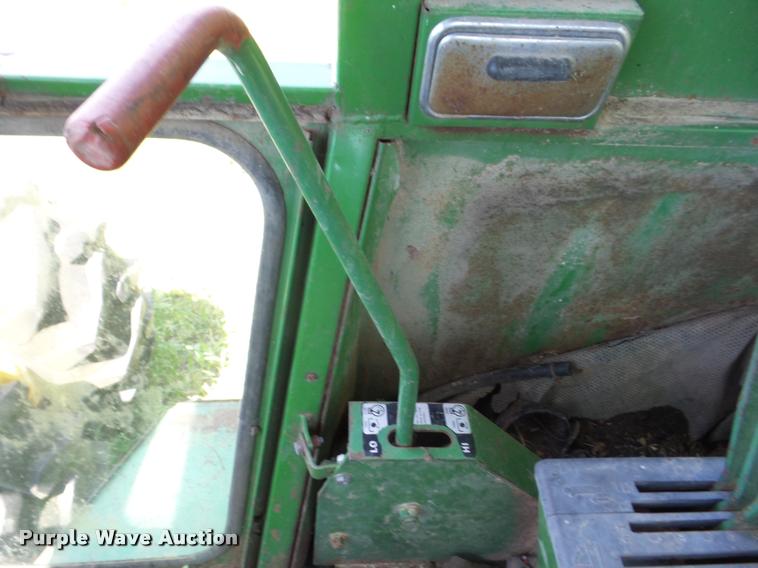 image for item DP9486 1974 John Deere 7520 tractor