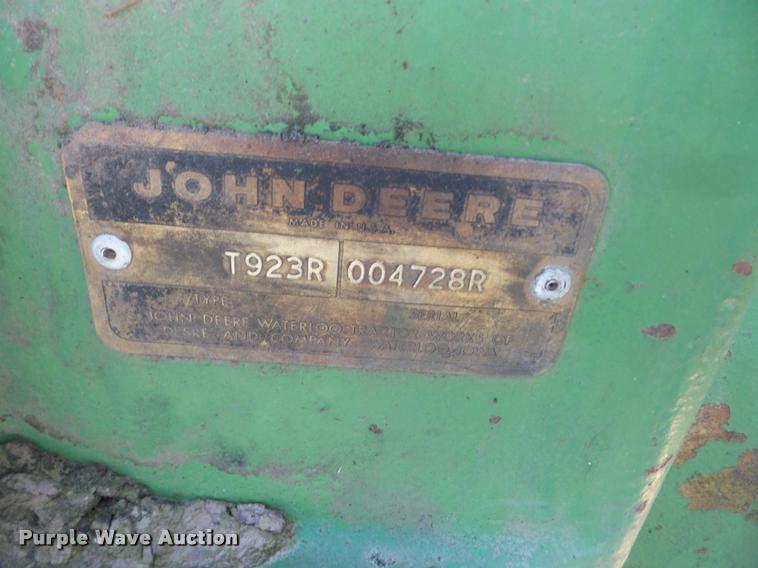image for item DP9486 1974 John Deere 7520 tractor