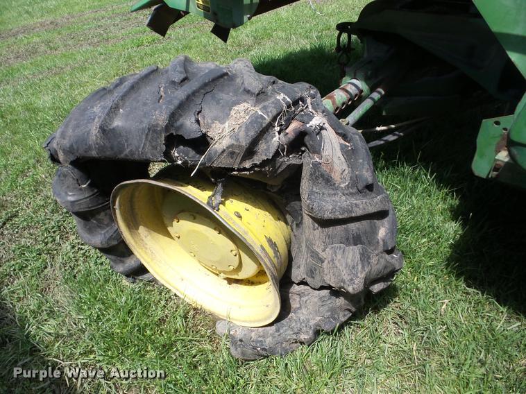 image for item J8627 John Deere 7700 Turbo RWA combine