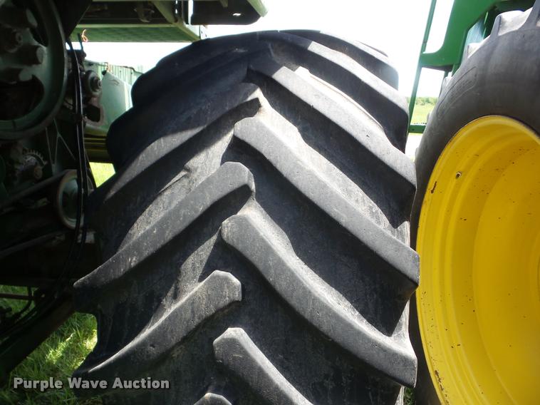 image for item J8627 John Deere 7700 Turbo RWA combine