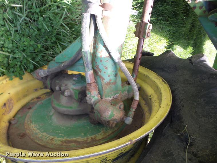 image for item J8627 John Deere 7700 Turbo RWA combine