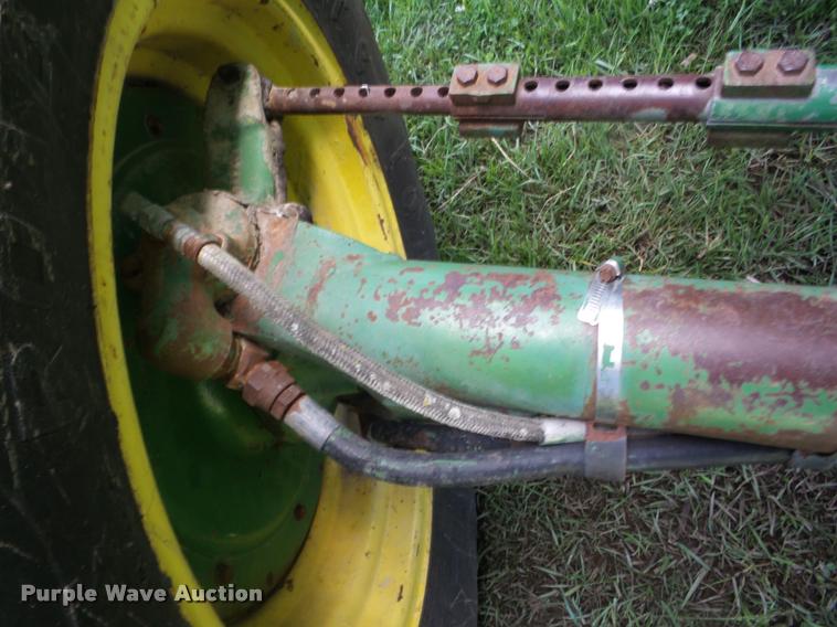 image for item J8627 John Deere 7700 Turbo RWA combine