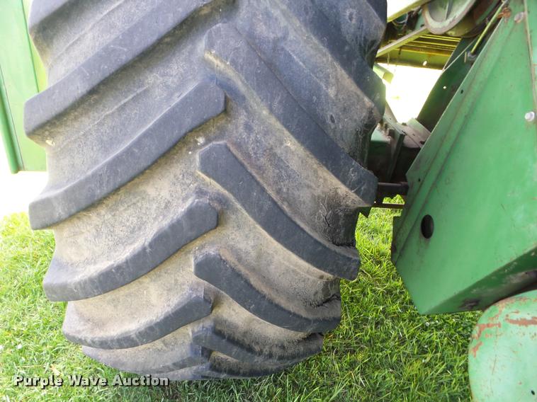 image for item J8627 John Deere 7700 Turbo RWA combine