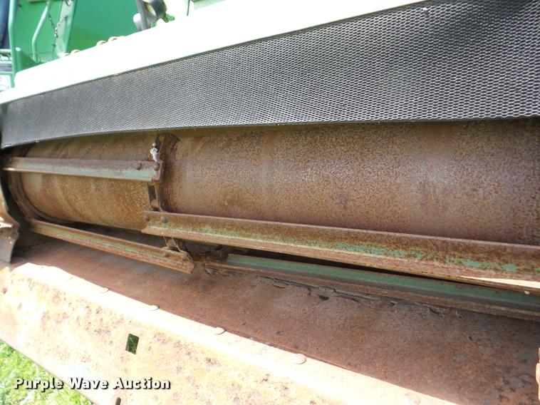 image for item J8627 John Deere 7700 Turbo RWA combine