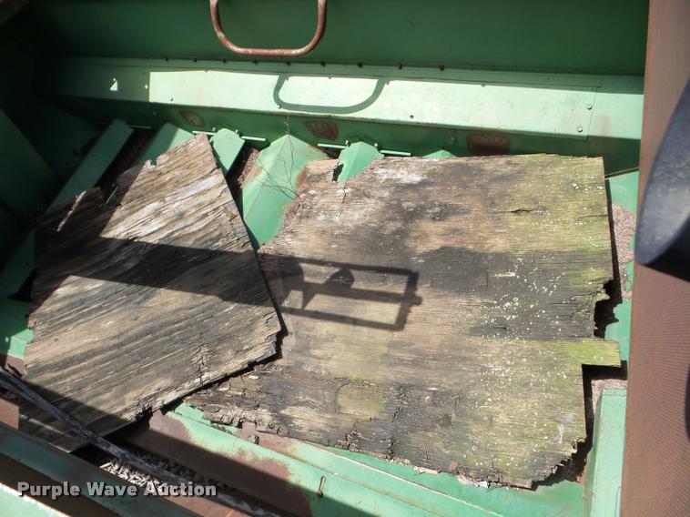 image for item J8627 John Deere 7700 Turbo RWA combine