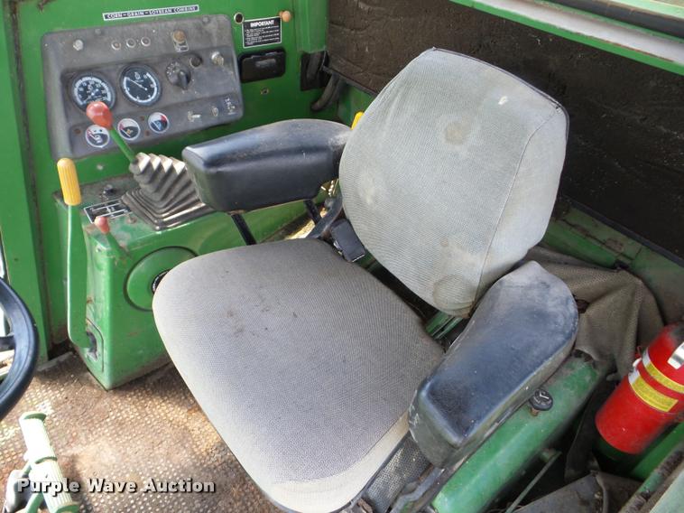 image for item J8627 John Deere 7700 Turbo RWA combine
