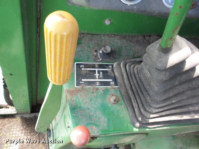 image for item J8627 John Deere 7700 Turbo RWA combine