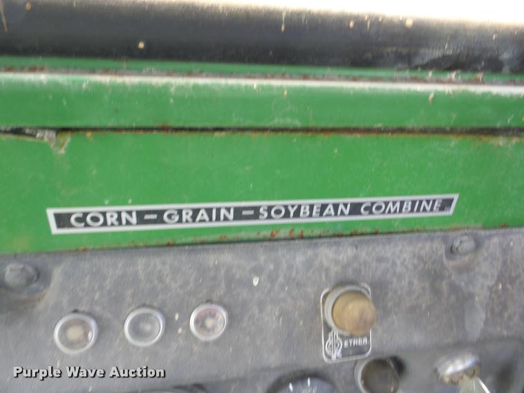 image for item J8627 John Deere 7700 Turbo RWA combine