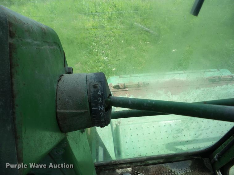 image for item J8627 John Deere 7700 Turbo RWA combine