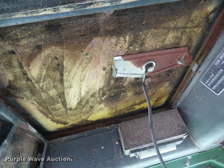 image for item J8627 John Deere 7700 Turbo RWA combine