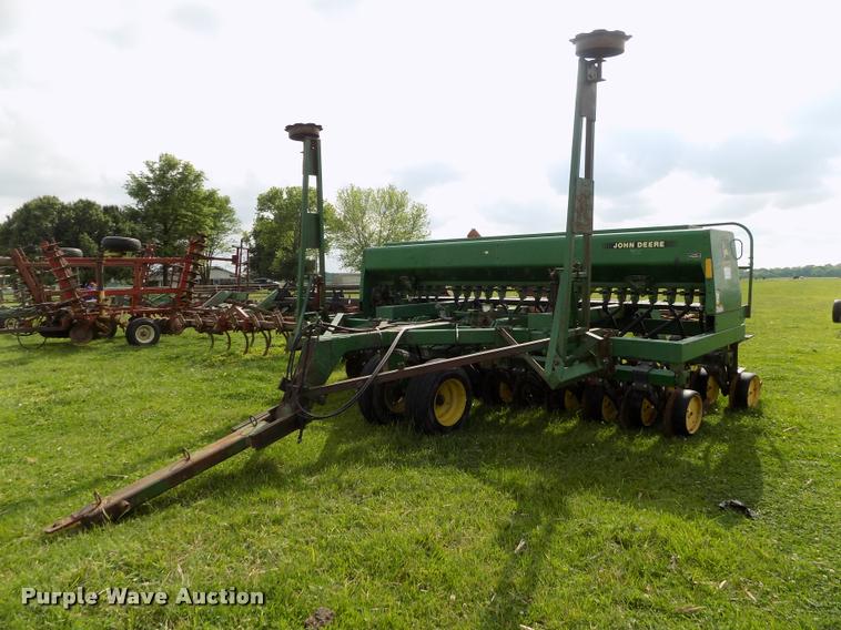 image for item J8628 John Deere 750 grain drill